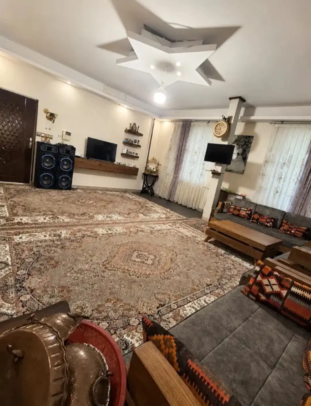 ویلایی آزادگان و کریمپور و مزاری