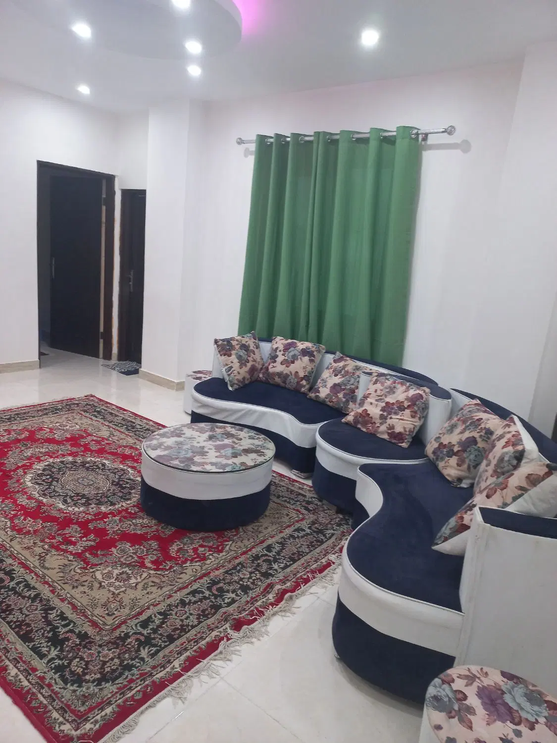یک واحد با تمام امکانات