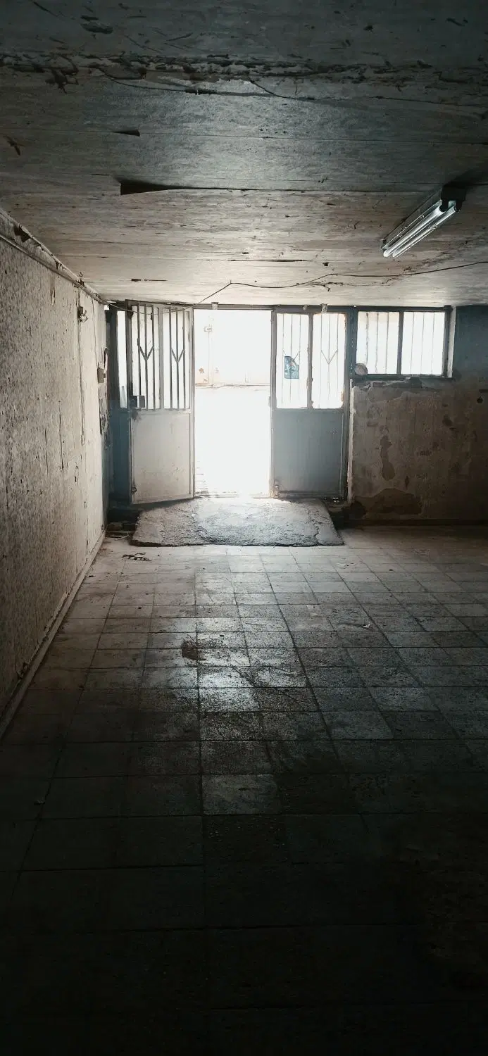 انبار ۱۴۰ متری در وحدت
