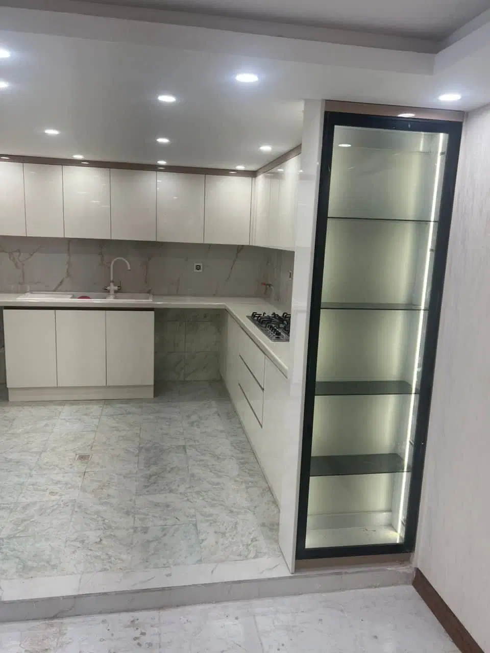 ۸۵ متری ۲ خواب استقلال آسانسور