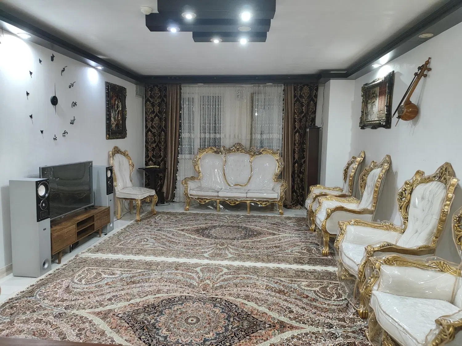 واحد ۷۰ متری چهارراه شقایق