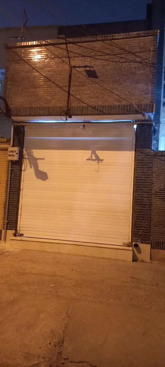 رهن کامل مغازه شیک و مجهز در صدرا