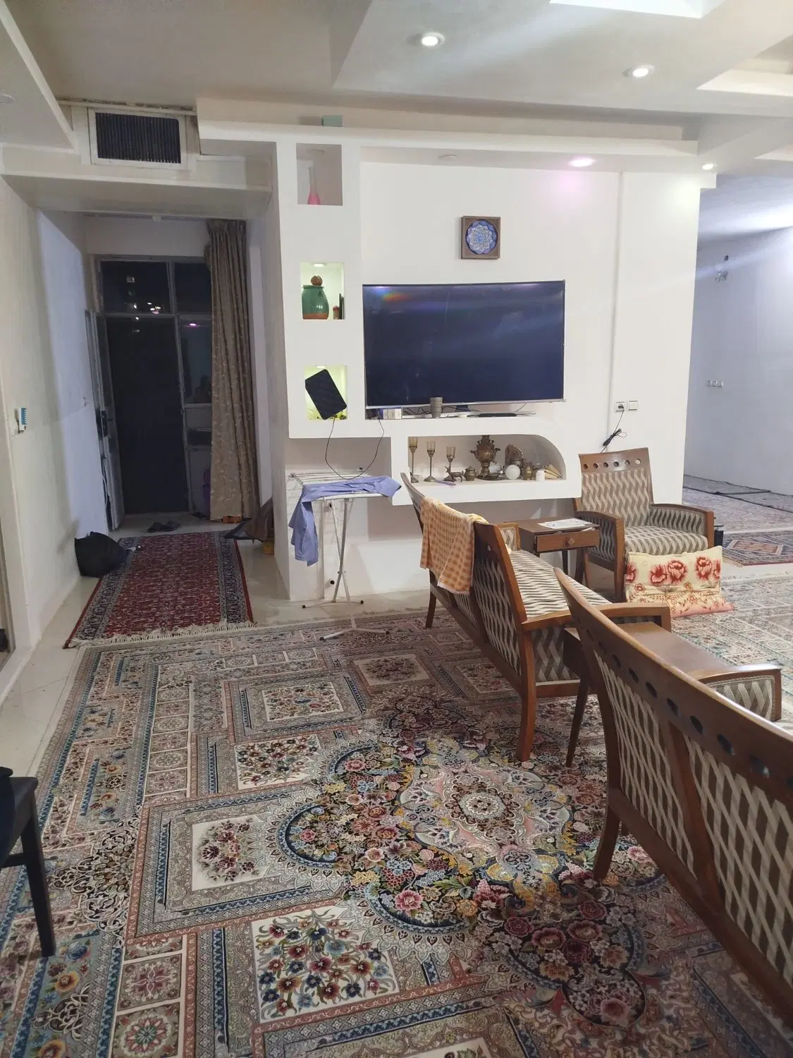 اجاره واحد 200 متری