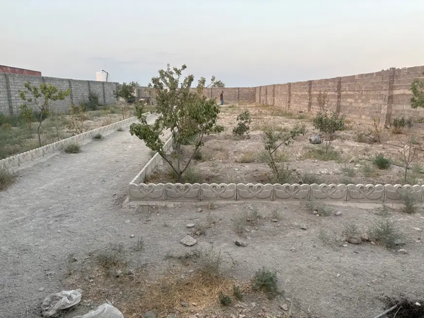 باغچه ۱۰۰۰متری دارای زیر بنا اماده ساخت