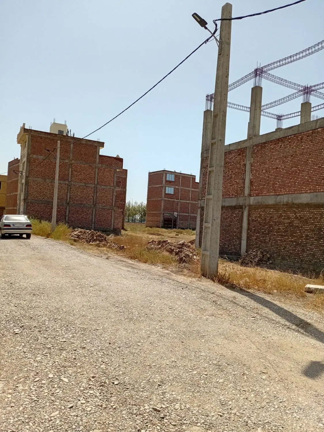 زمین شهرداری در  نزدیکیصد متری نمایشگاه بین الملی