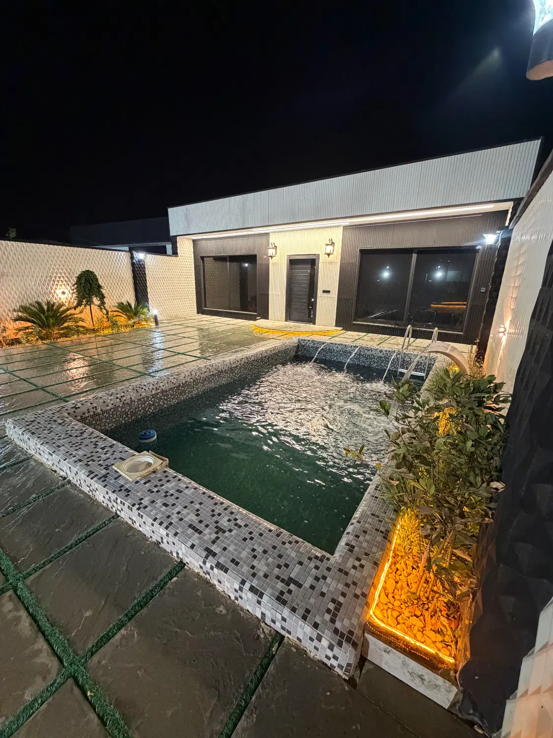 باغ ویلا باغچه ۲۵۰ متر مدرن فول