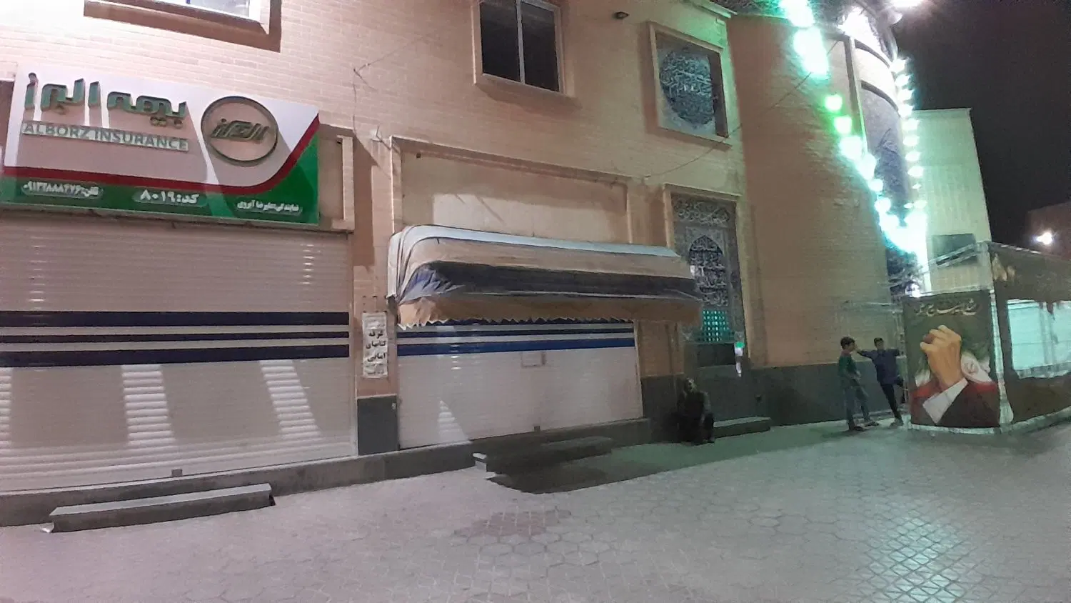 اجاره مغازه ۱۵ متری بر خیابان برازنده