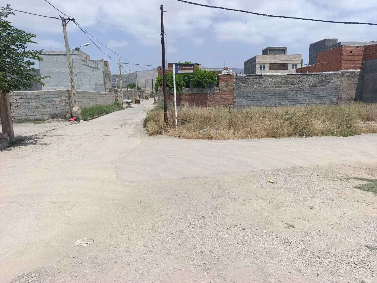زمین دو کله حاشیه محدثی یک