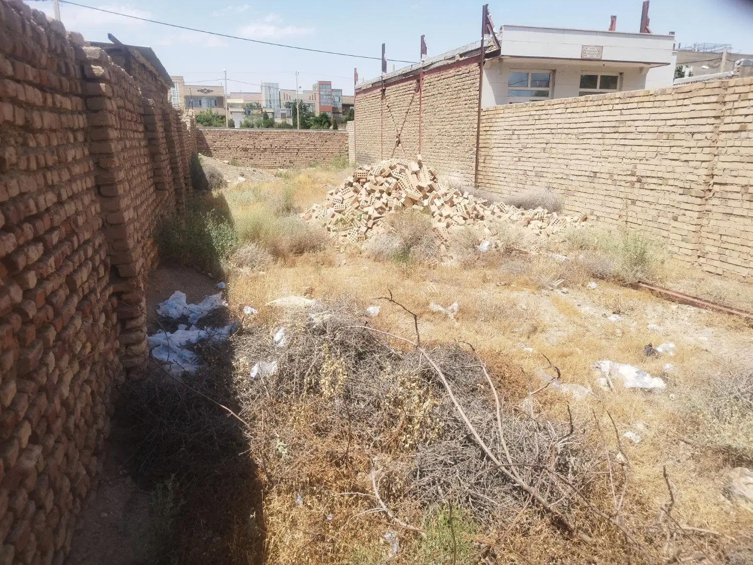 زمین 187متر بفروش میرسد  خضری خیابان ابوطالب 6
