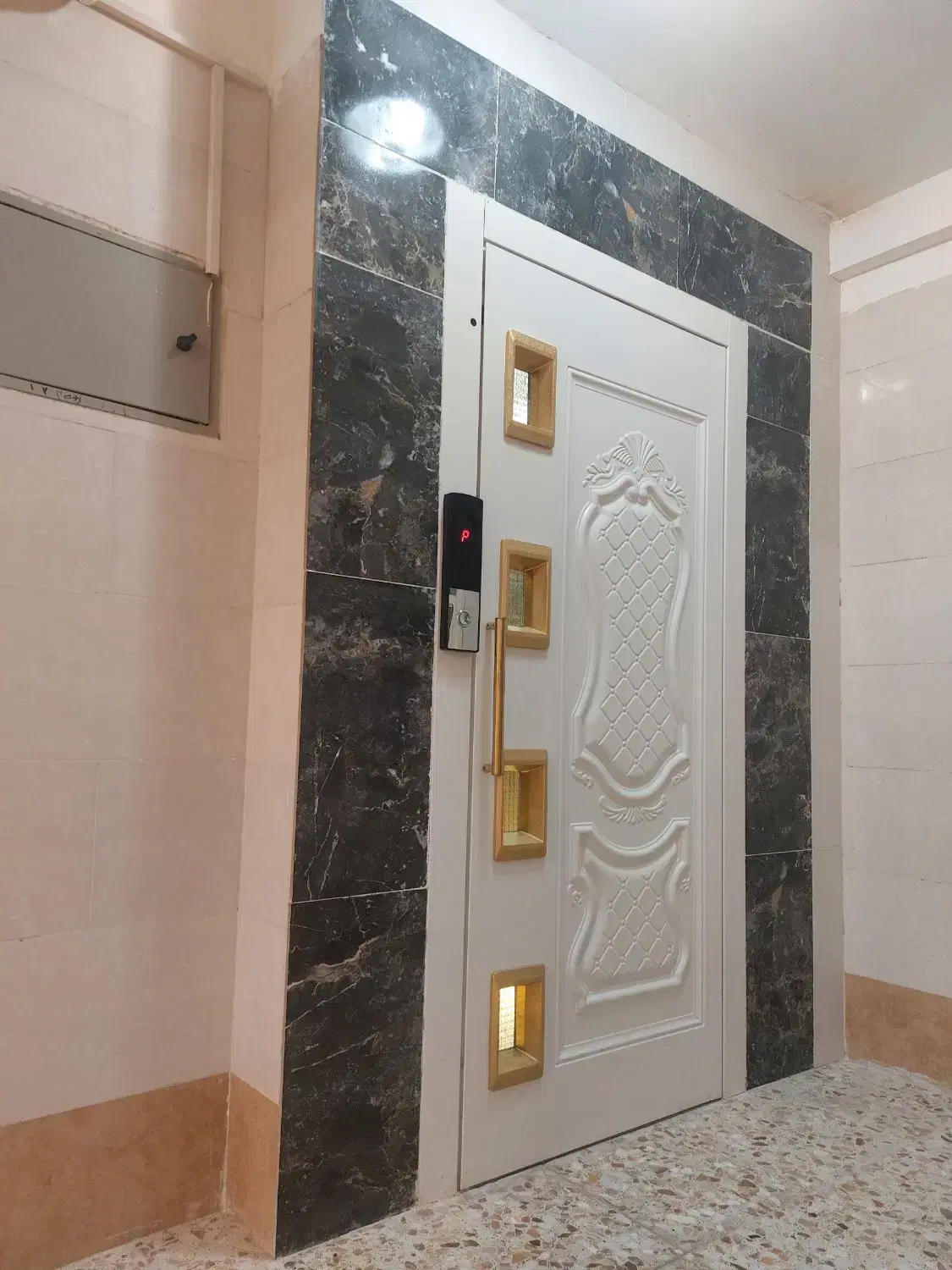 واحد ۹۸ متری آسانسور دار سند شش‌ دانگ بیدستان
