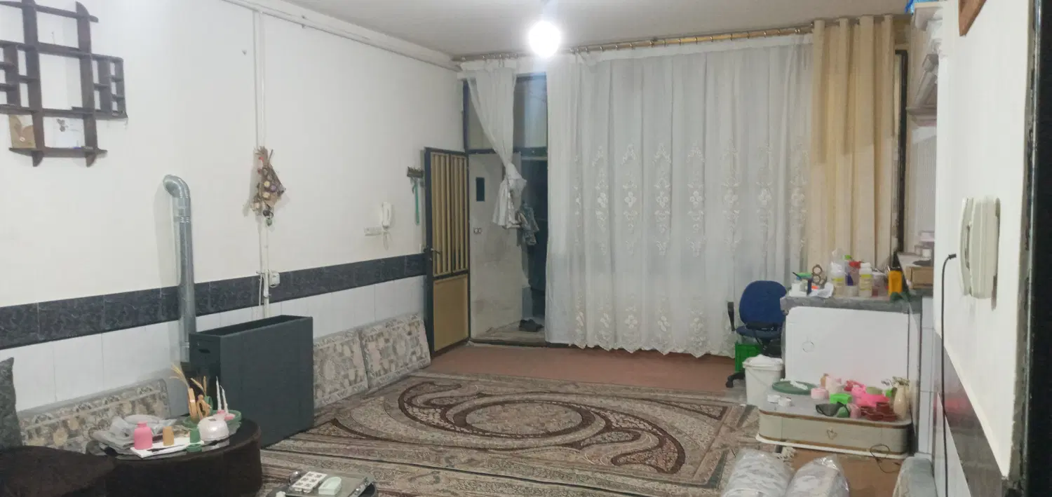 اجاره‌خانه‌تاکستان طبقه‌‌همکف‌