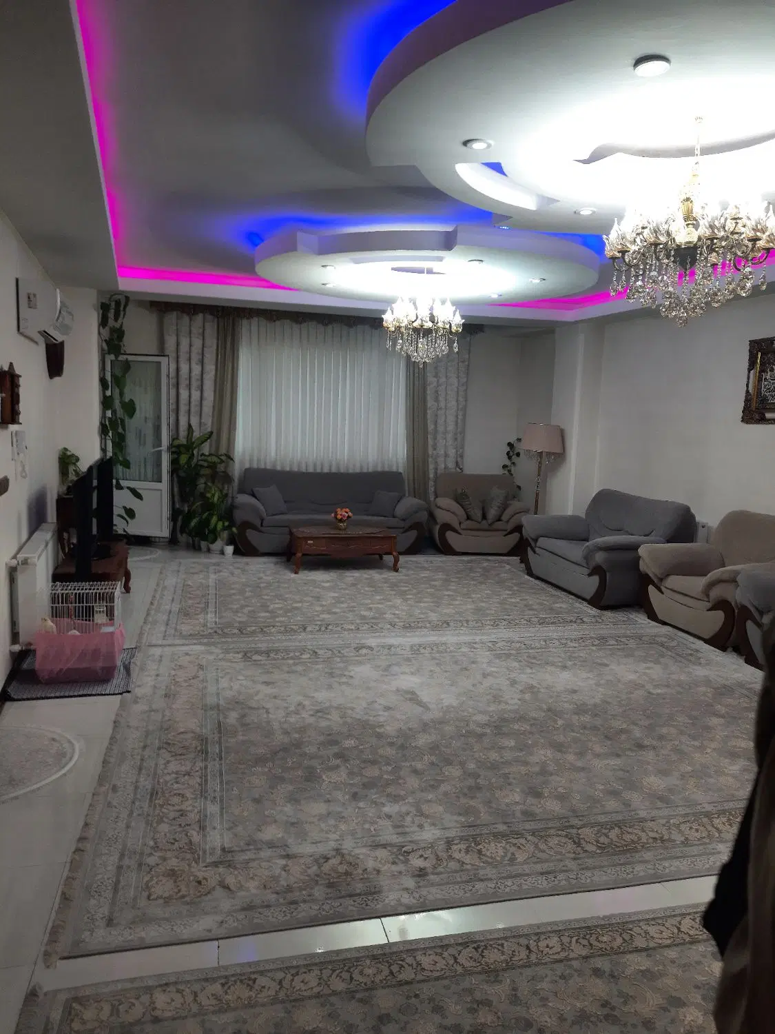 واحد 120 متری دو کله نور دوتا بالکن باغ کاشانی