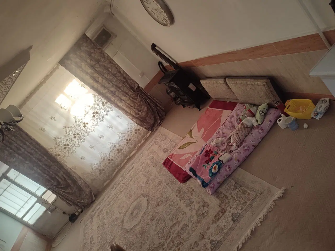 خانه ۷۵ متری نورگیر و پذیرایی بزرگ