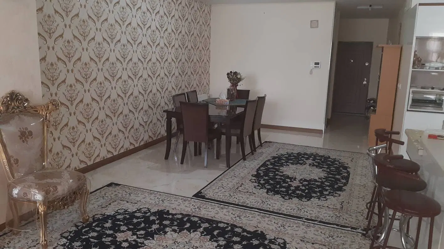 رهن و اجاره واحد 160 متری  2 پارکینگ فاز 1