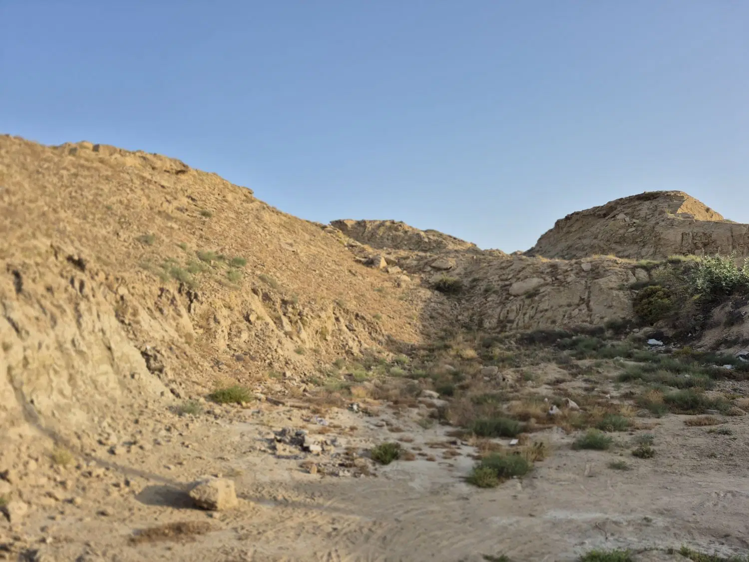 زمین درگهان بالاکوه