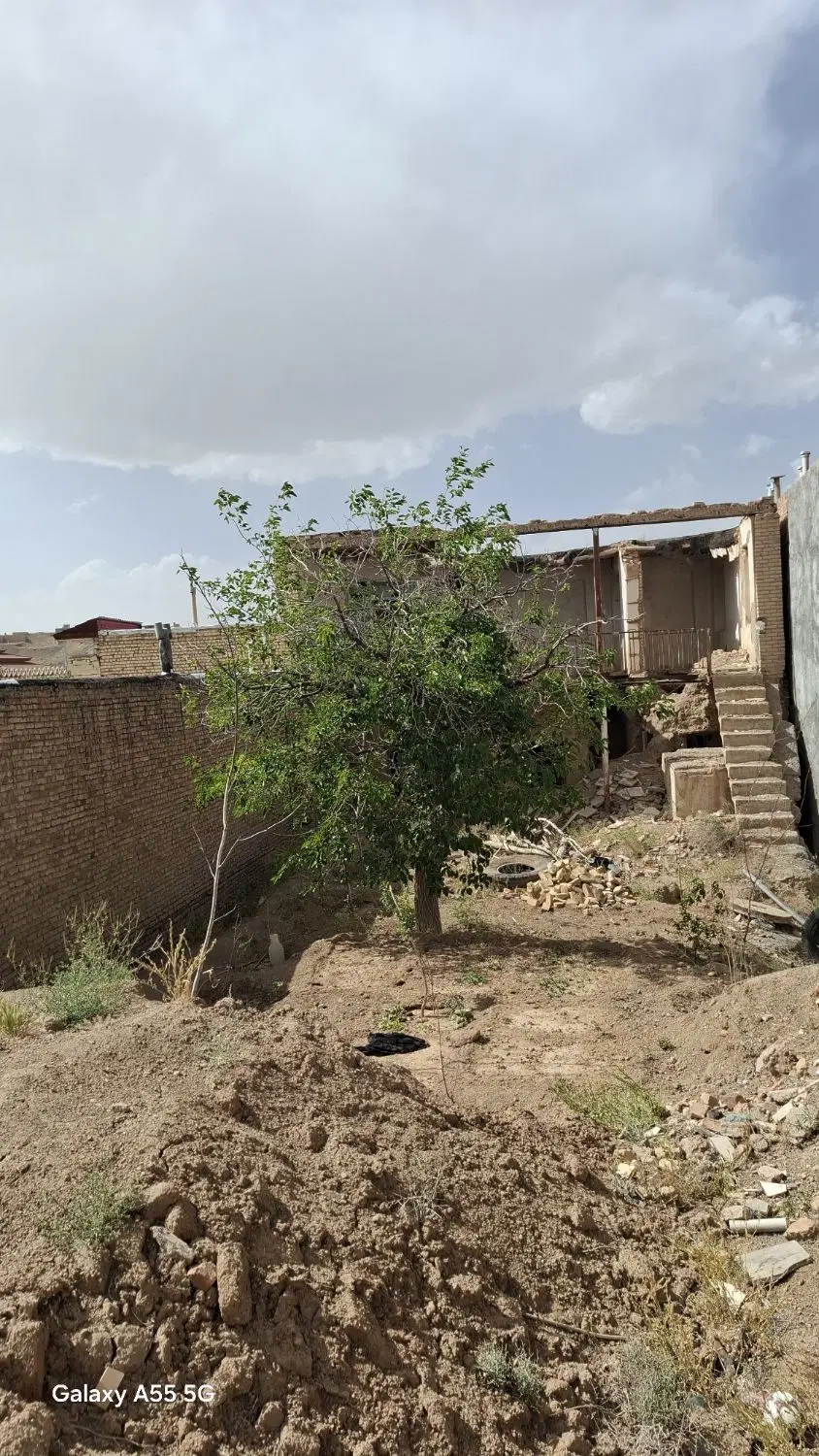 یک باب زمینی ساختمانی
