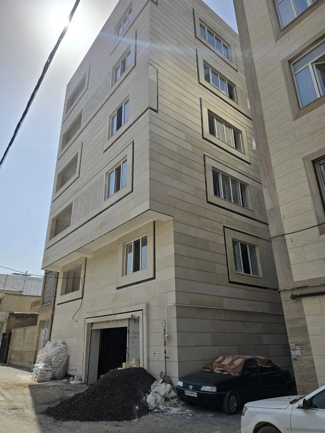 اپارتمان 115 برخیابان دوم کارمندان