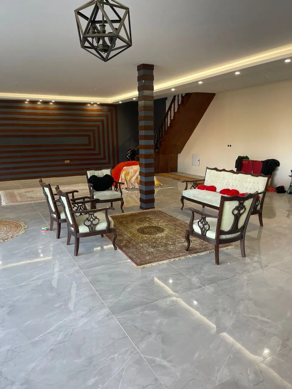 ۴۵ متر خوش نقشه واقع در قلب فاز۱ اندیشه