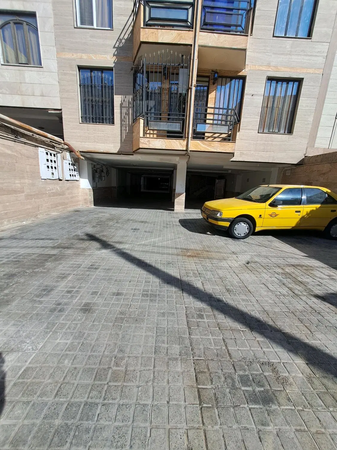 ۵۰ متر پارکینگ سندی طبقه سوم