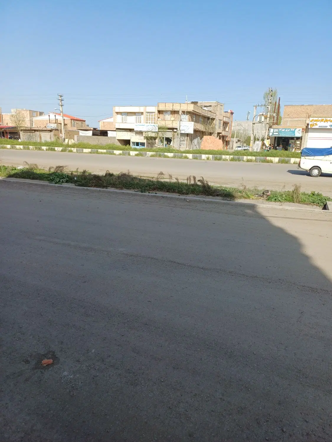 زمین مسکونی پشت تجاری(خیابان اصلی))