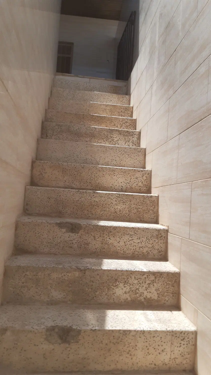 طبقه بالا بدون پارکینگ