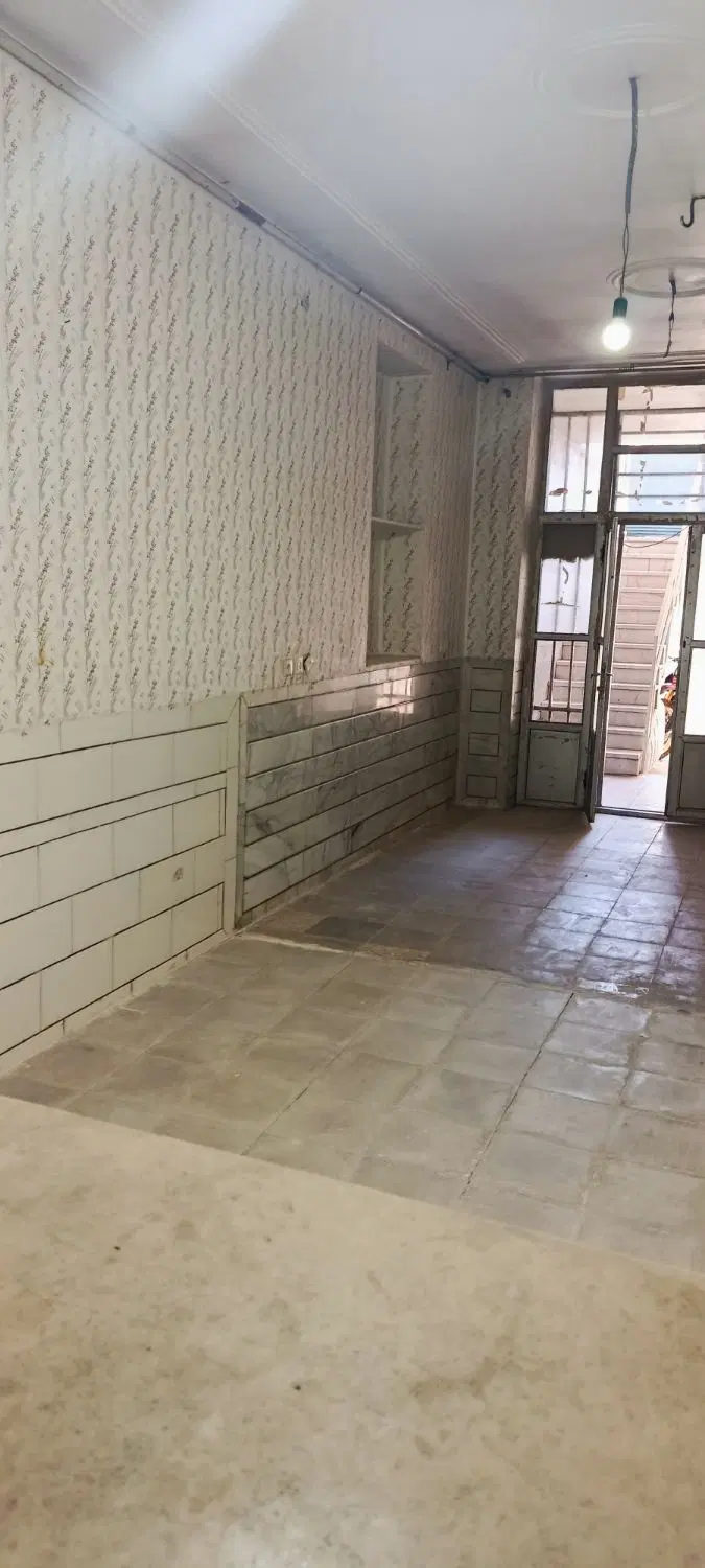 یک عدد واحد حدود ۵۰ متری جهت زندگی کردن دو نفر یا