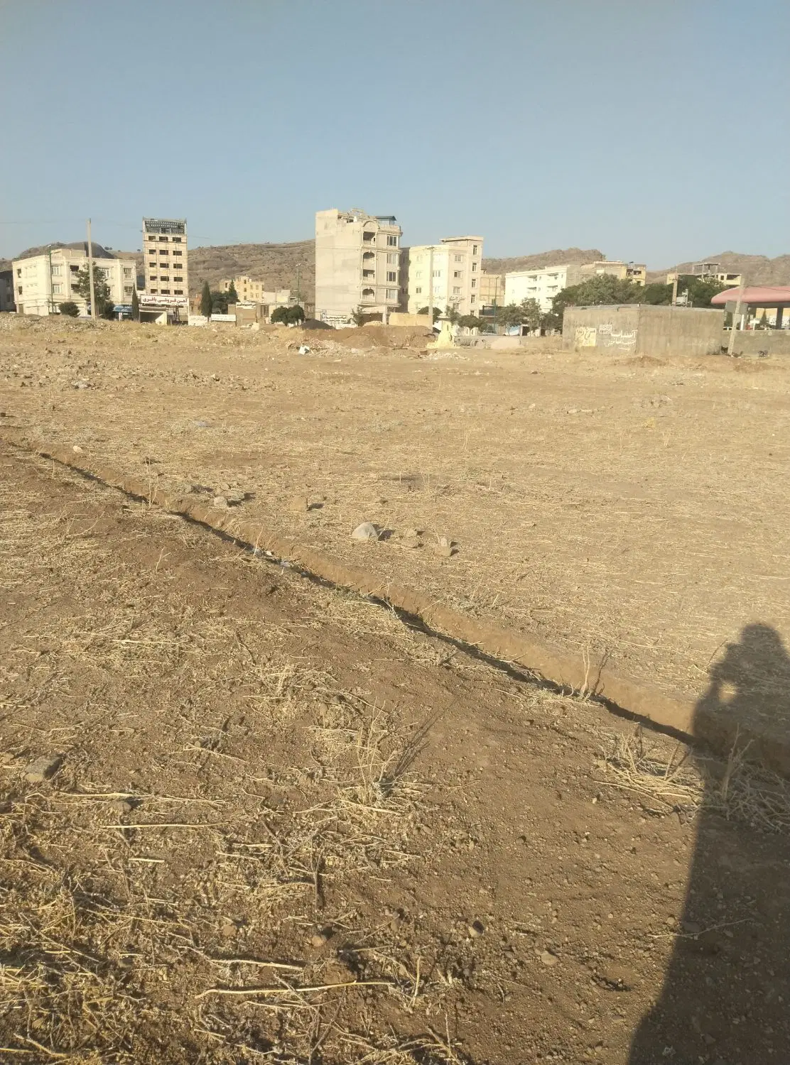 زمین 108متری