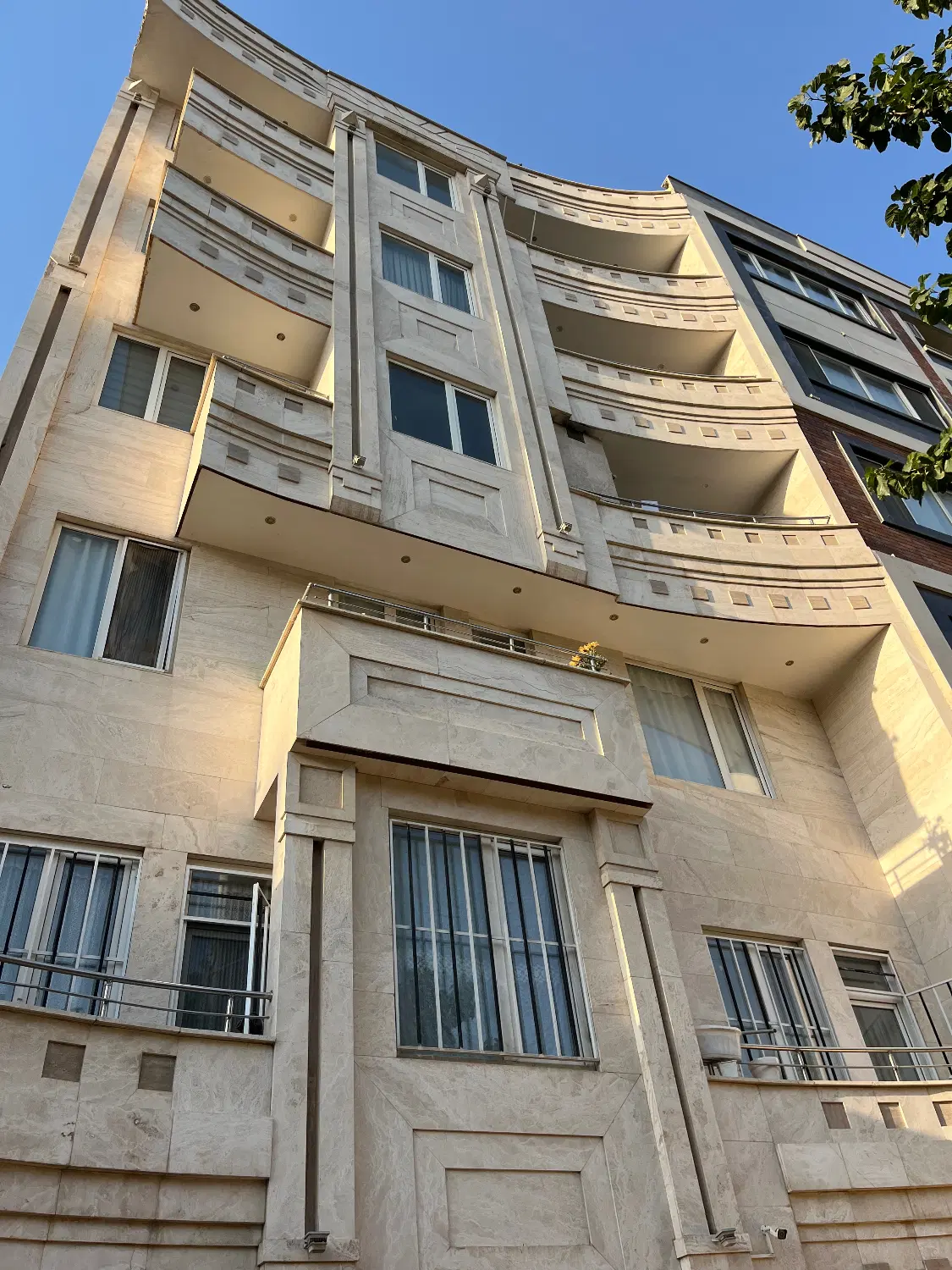 ۲۰۰۰متر زمین سندار