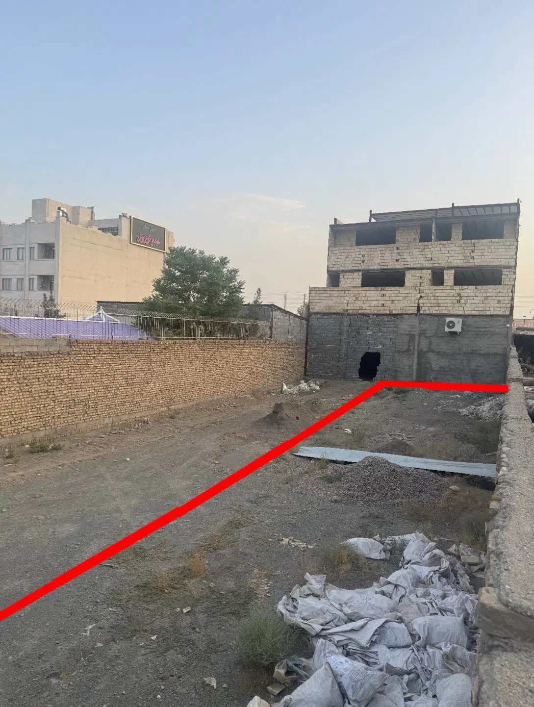 زمین به متراژ ۲۳۰ متر