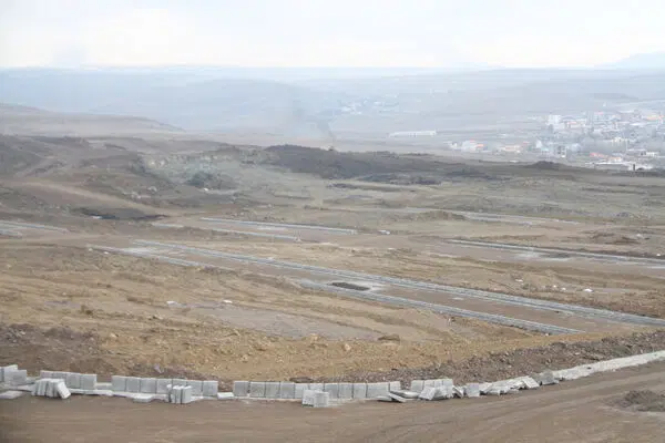 زمین در نمین