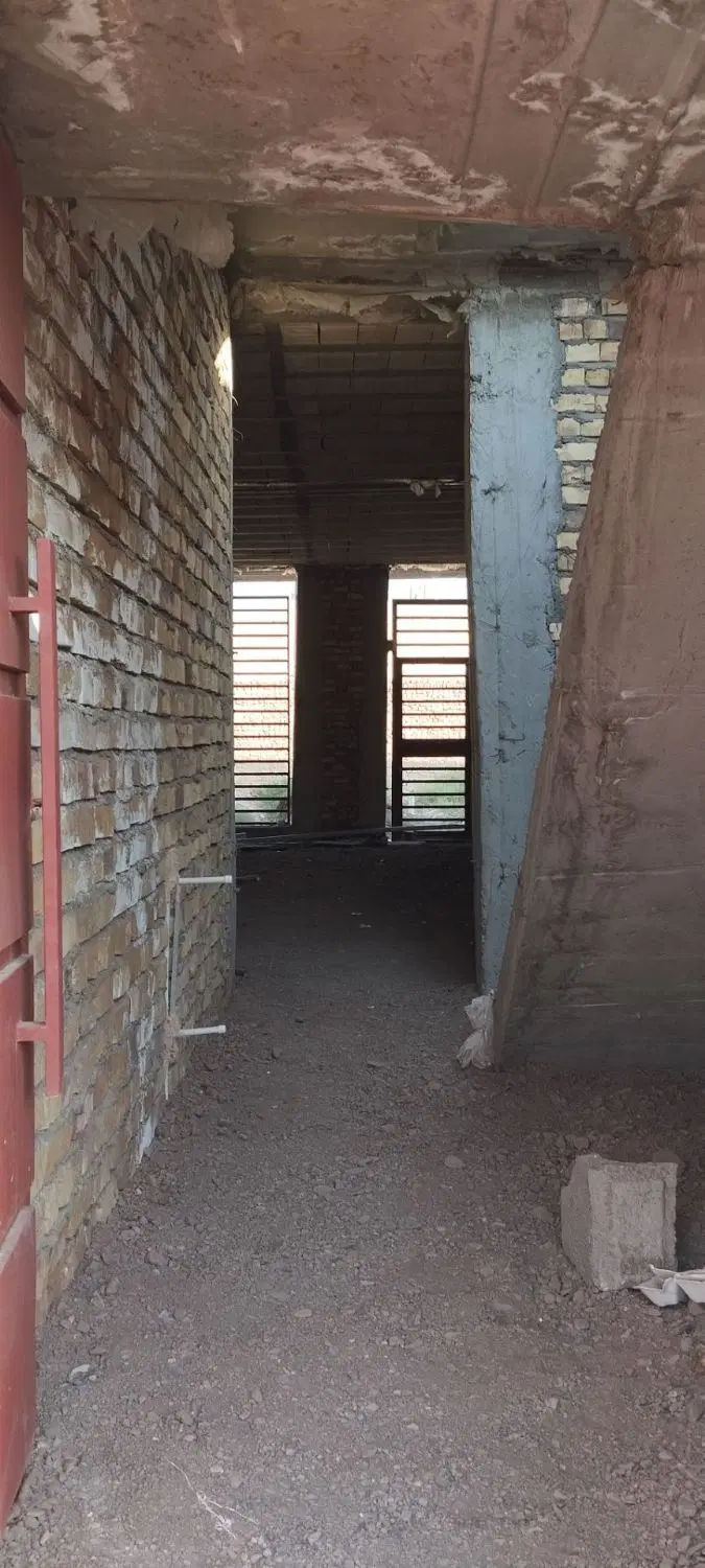 خانه مسکونی نیمه ساز