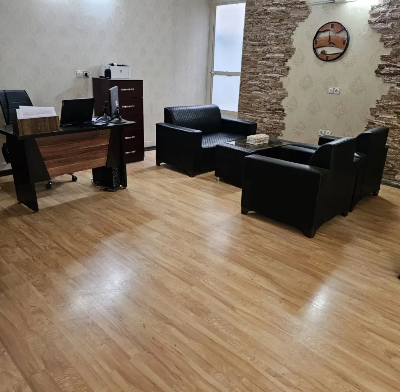 ۷۰ متر بازسازی شده ،بر خیابان اصلی دهقانویلا