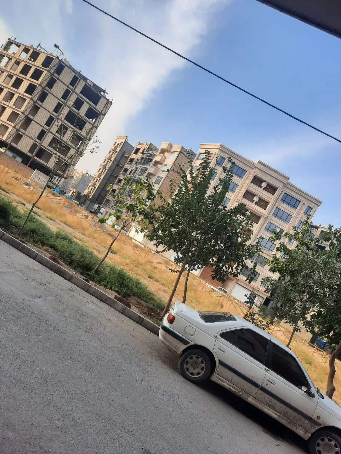 ویلایی ۱۲۵ متری جنوبی حاشیه خیابان اصلی