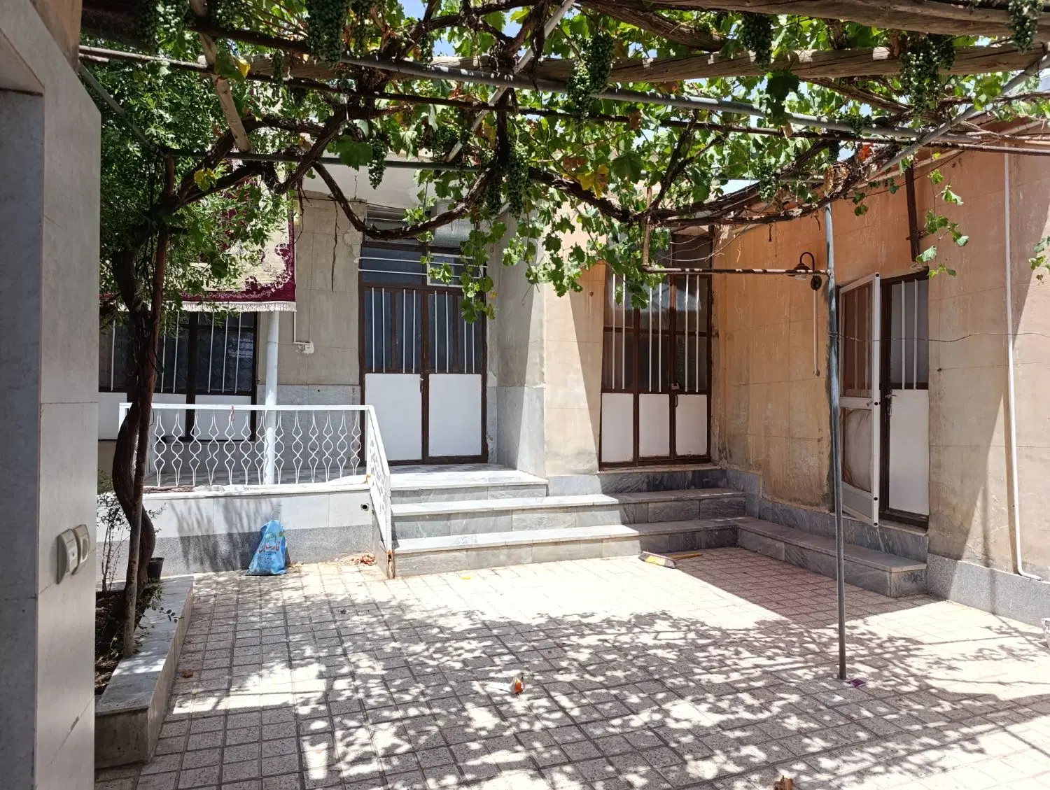 خونه ویلایی رجایی 6 یا مصطفی خمینی 11