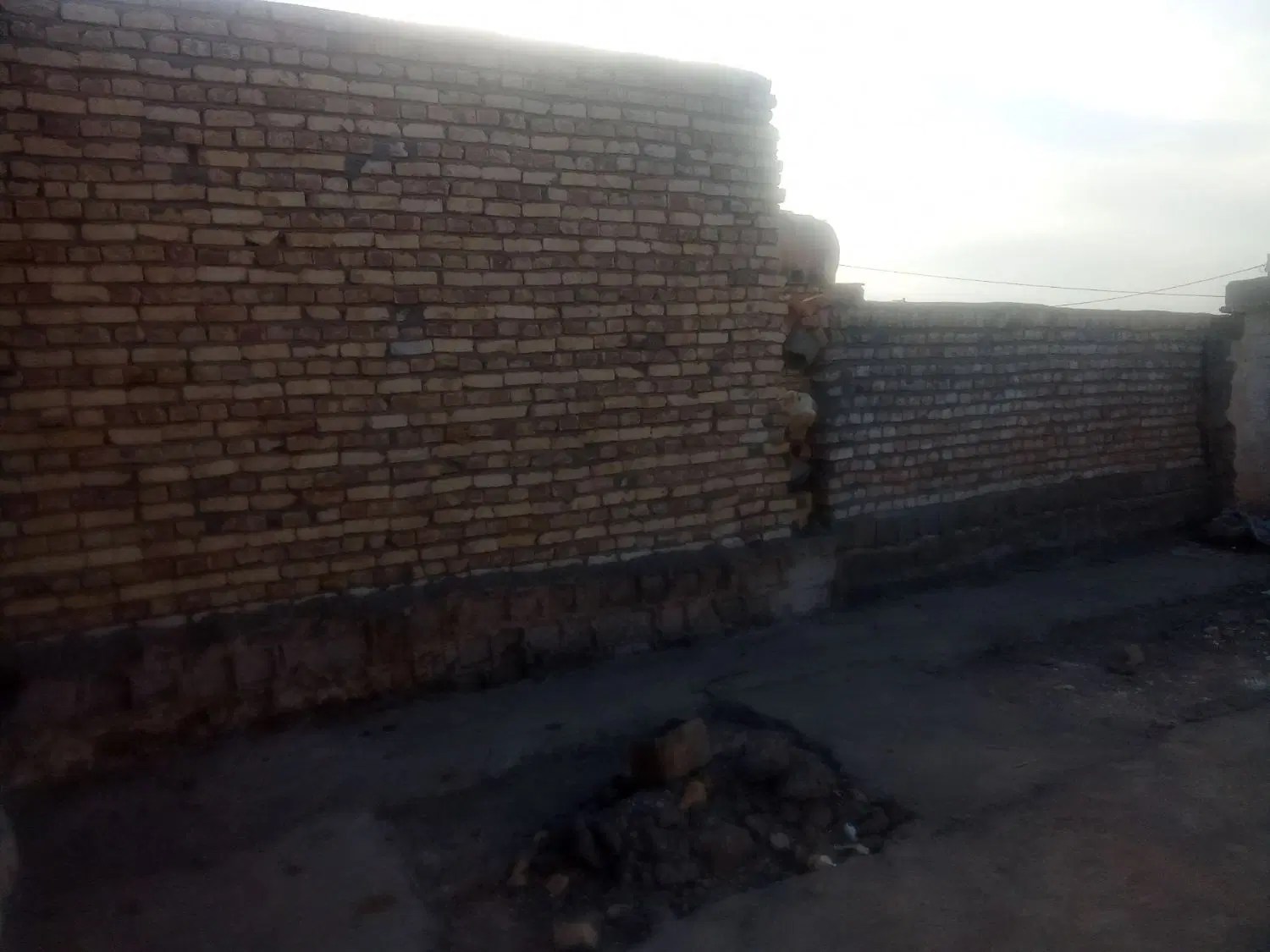 خانه نیم ساز در کرمان