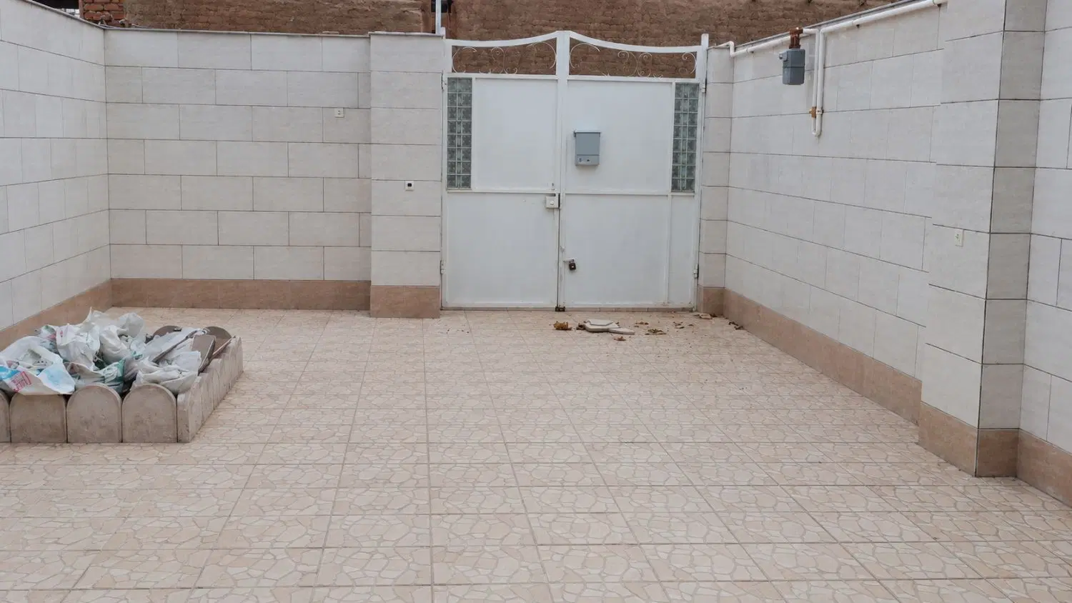 خانه حیاط‌دار 180 متری ساخت 1400