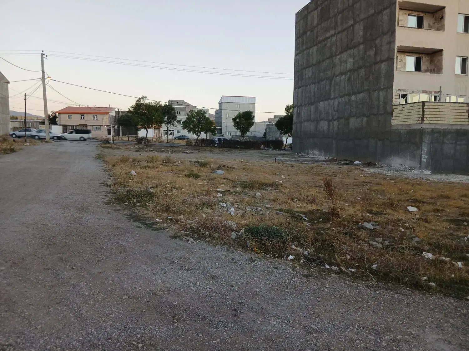 فروش زمین برای ساخت تجاری و مسکونی
