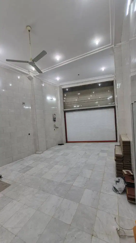 یک باب مغازه تجاری به همراه زیر زمین