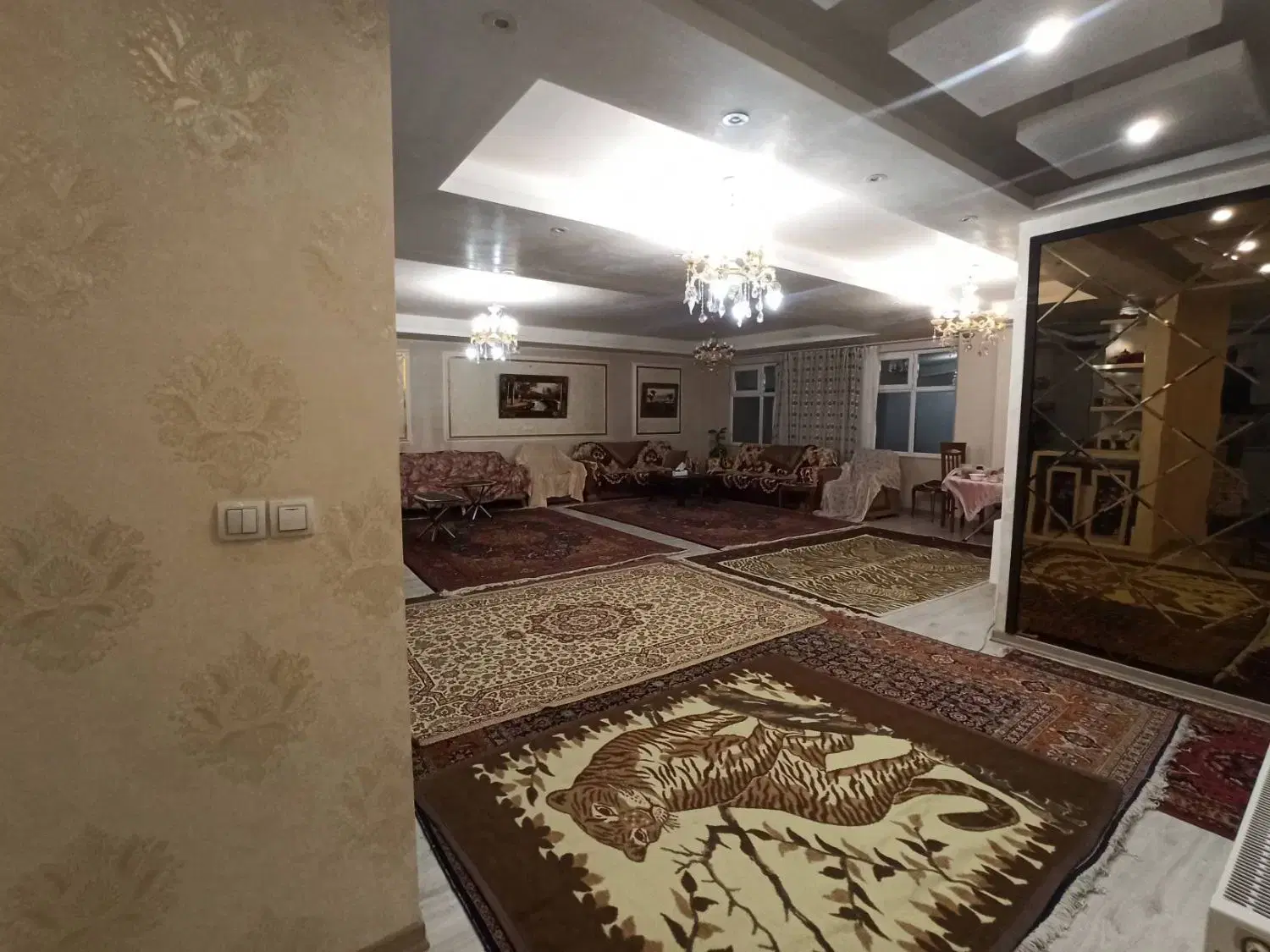 واحد ۱۸۰ متری ۳ خواب فوق لوکس