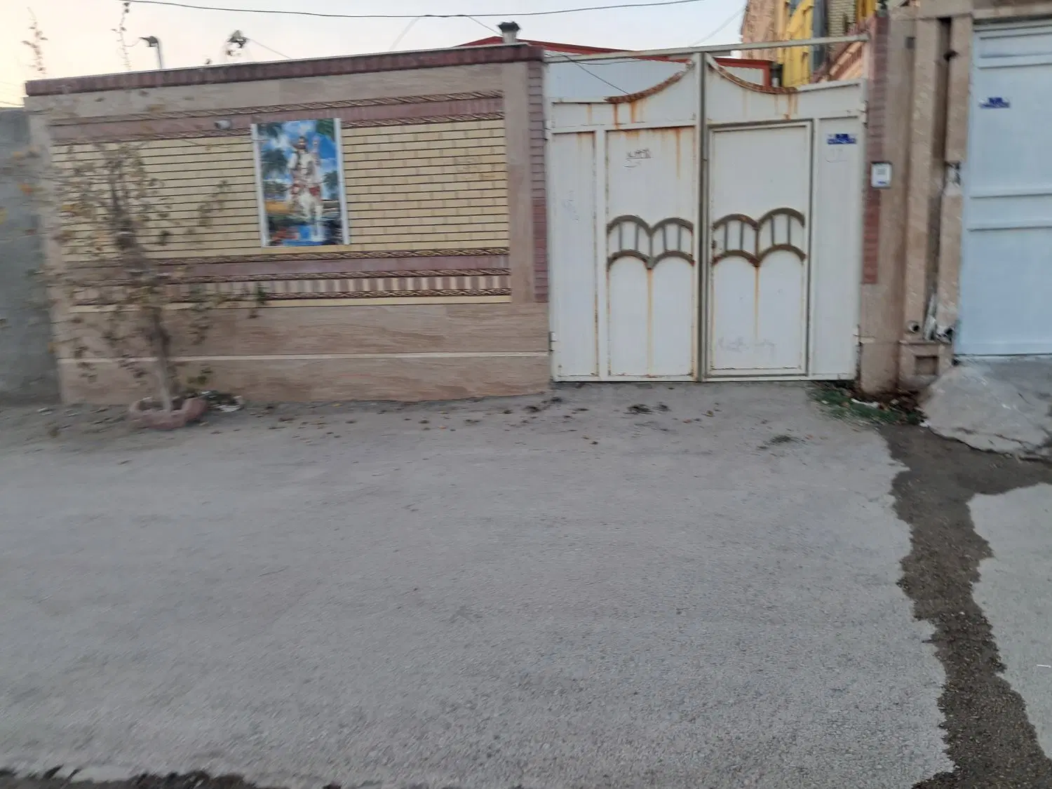 حجت ابادشهرک جدیدخیابان امام رضا ده قصب