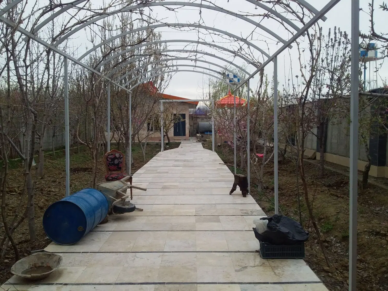 فروش باغچه ۶۰۰ متری