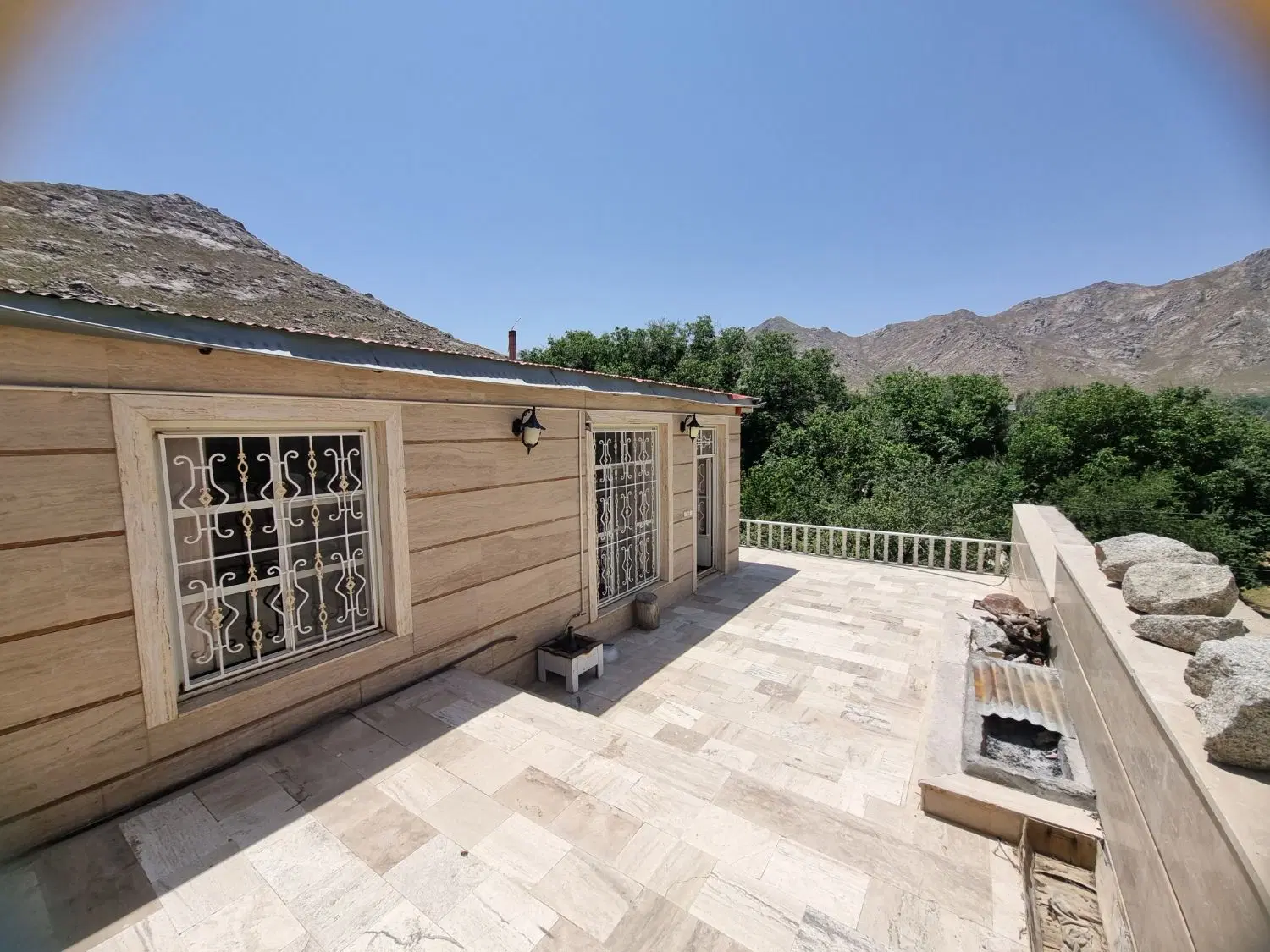 ویلا باغ بردستان سانیج