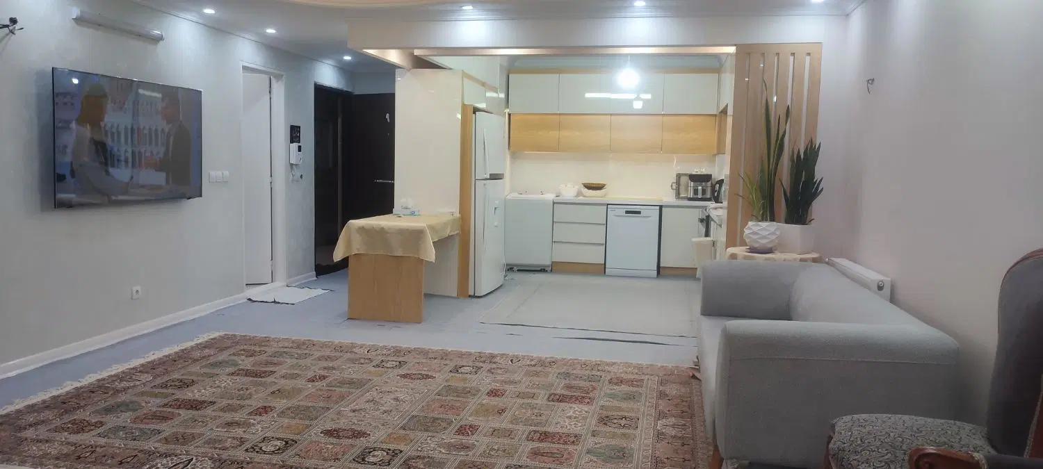واحد فروشی بر گلستان