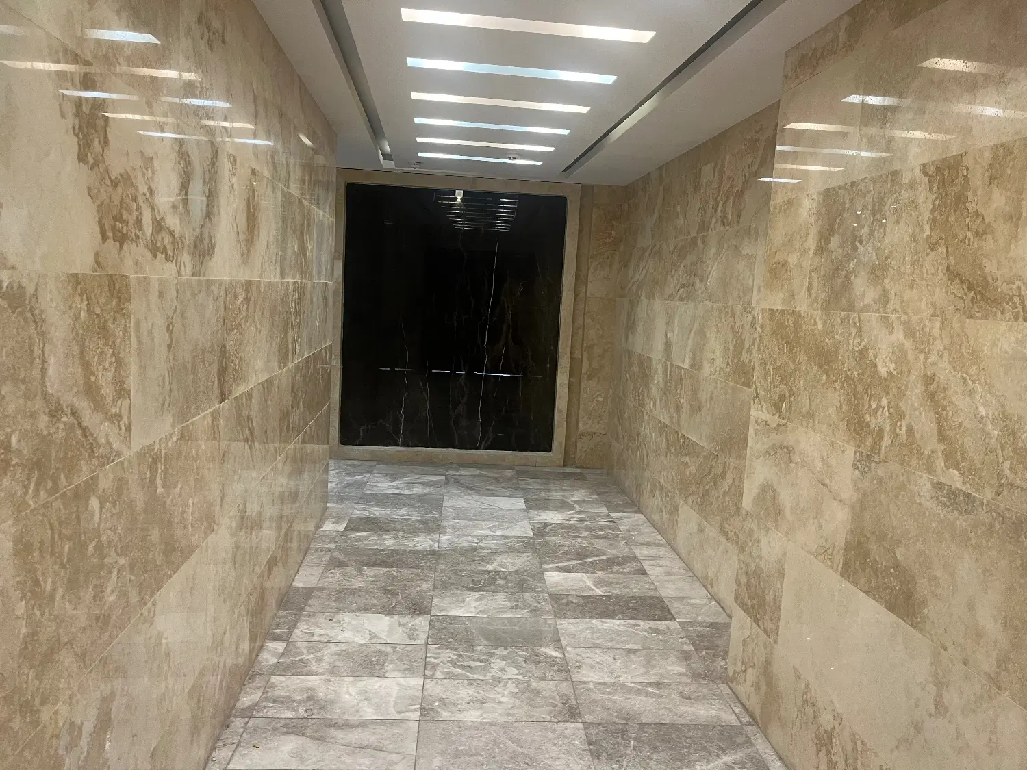 فروش آپارتمان ۲‌خوابه کم واحد ۱۳۰ متری