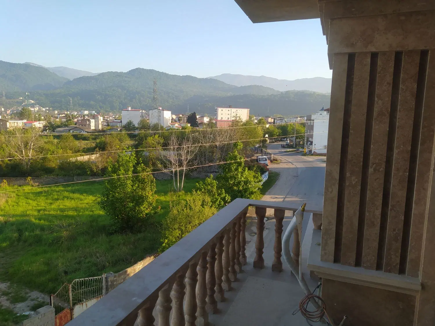 فروش یک واحد آپارتمان دوخواب نوساز در لتینگان