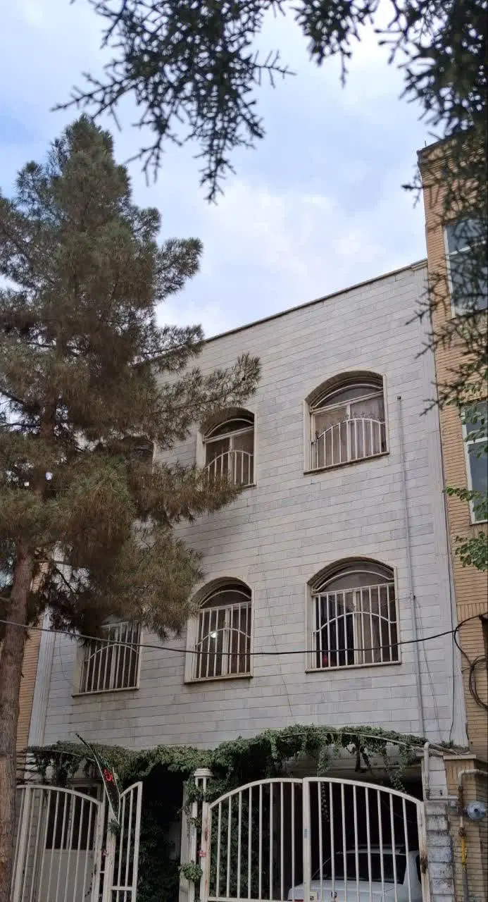 یک دستگاه آپارتمان دوطبقه