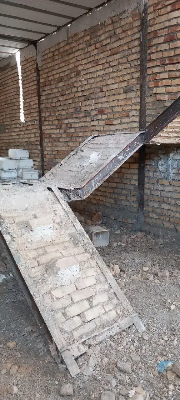 نیمه کاره ۷۳ متری