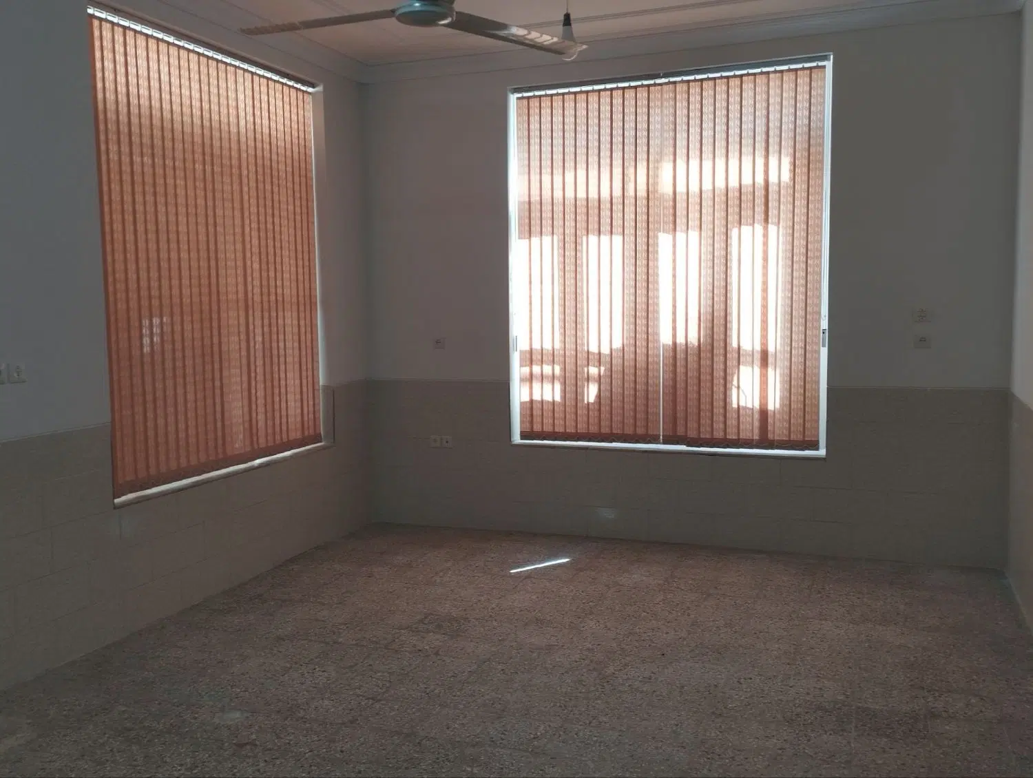 همکف دربست، خیابان انقلاب کوچه ملت