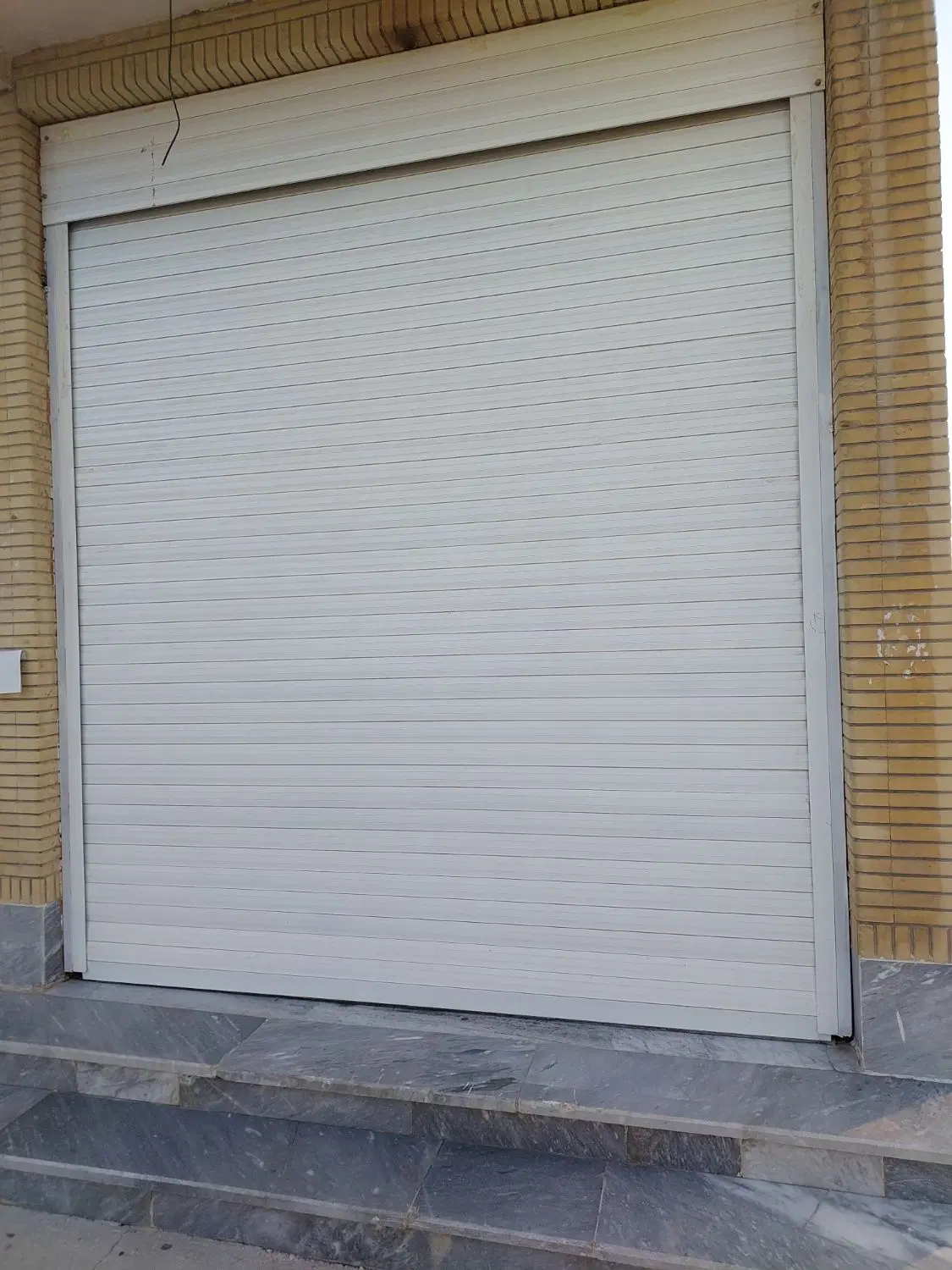 رهن واجاره یک باب مغازه ۳۰ متری شیک درشهربهارستان
