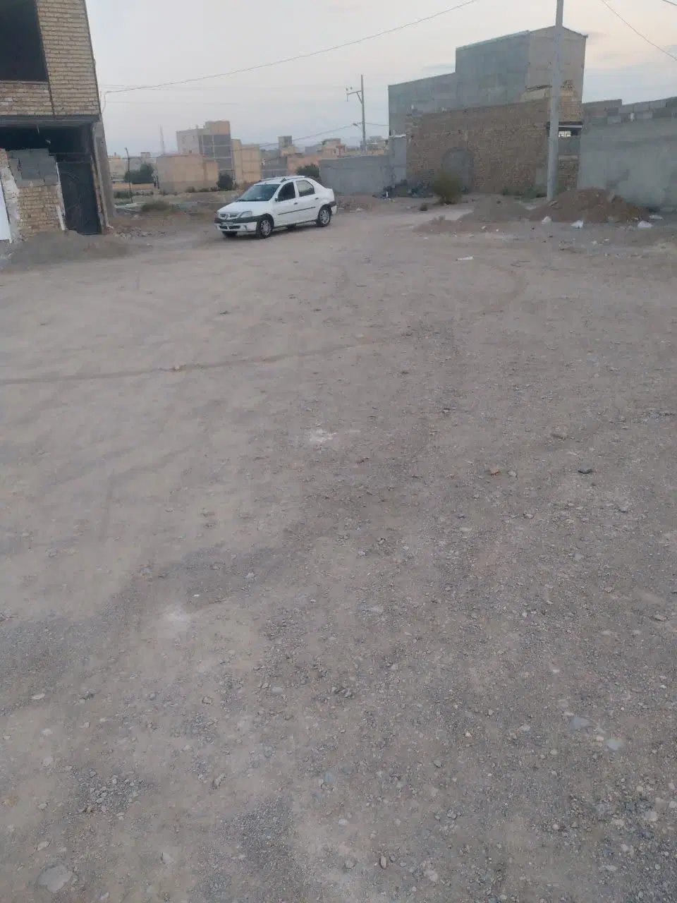 زمین فروشی